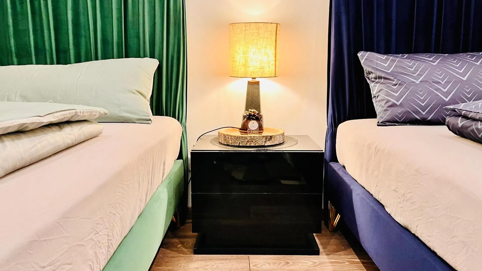 Elysian Apartment - 2 Parkplaetze - 1Min Bus & Bahn - St-Elisabeth Krankenhaus - Lindenthaler Tierpark - Neu Renoviert & Perfekte Lage Cologne 0*,  Germany