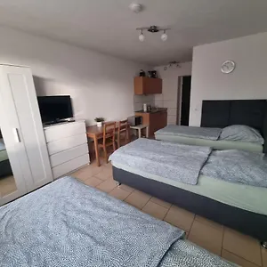 Apartament Workers-sleep-station, Kolonia