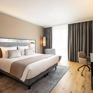 4* Hotel Leonardo Royal Bonn Airport